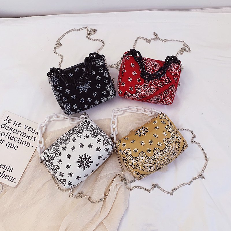 Chain Messenger Bag Cashew Flower Shoulder Pouch
